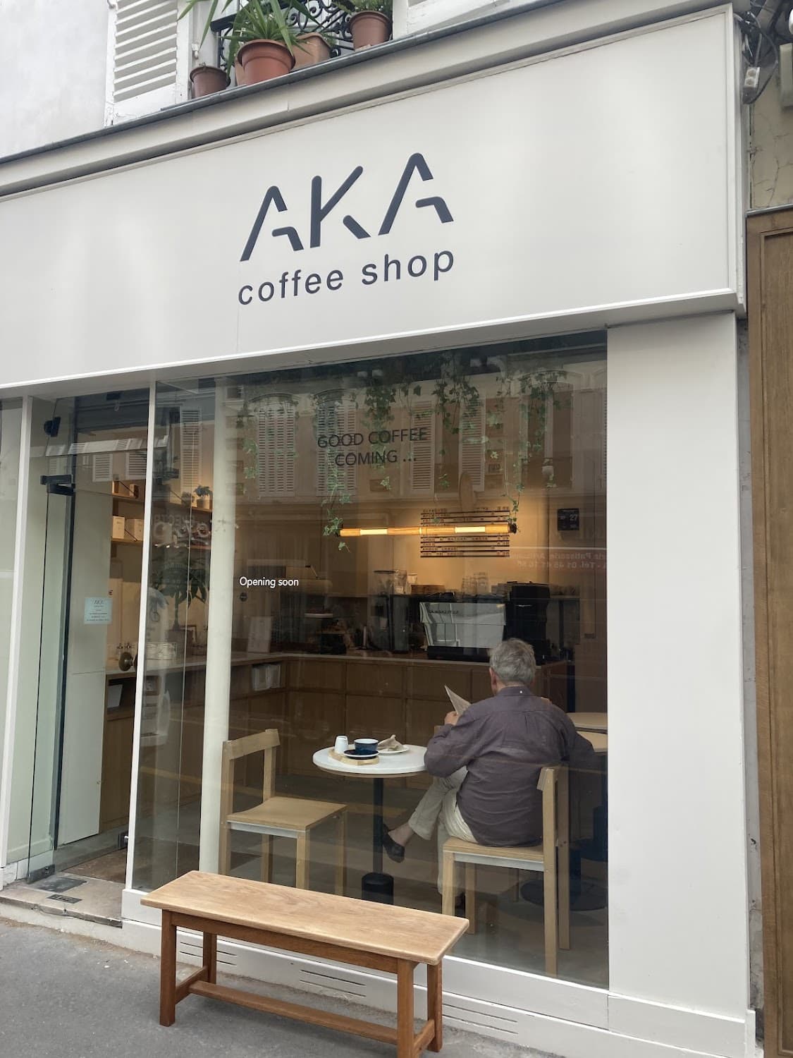 AKA, specialty coffee shop in Paris (photo 7)