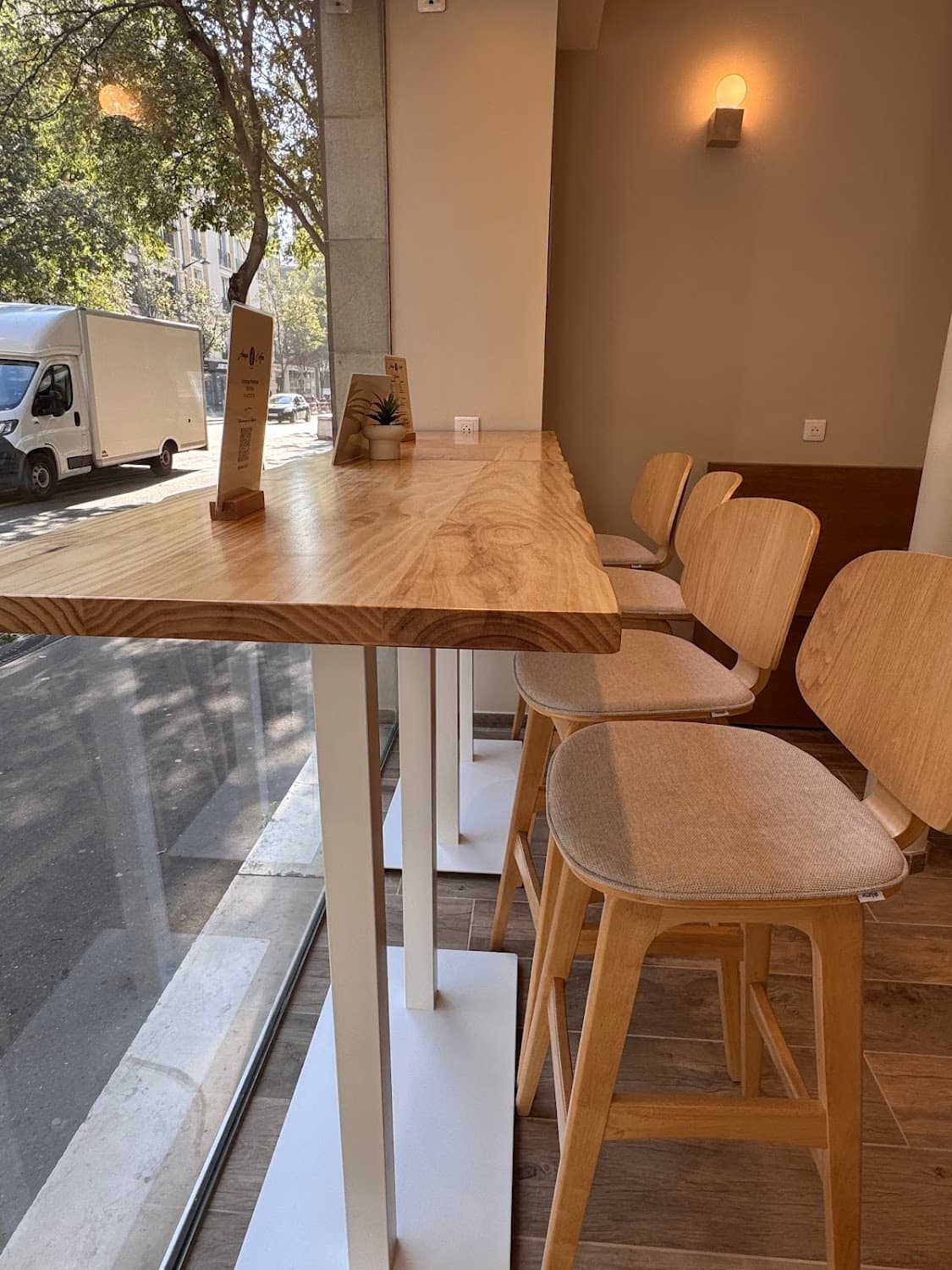 Anaya Coffee — specialty coffee shop in Paris (photo 3)