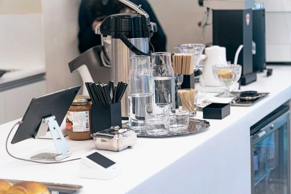 Another Coffee shop — specialty coffee shop in Paris (photo 2)