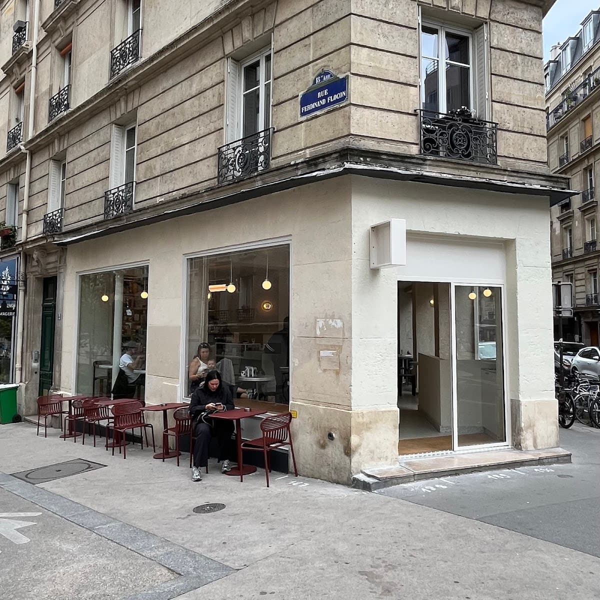 Araku - Rue Ferdinand Flocon — specialty coffee shop in Paris (photo 3)