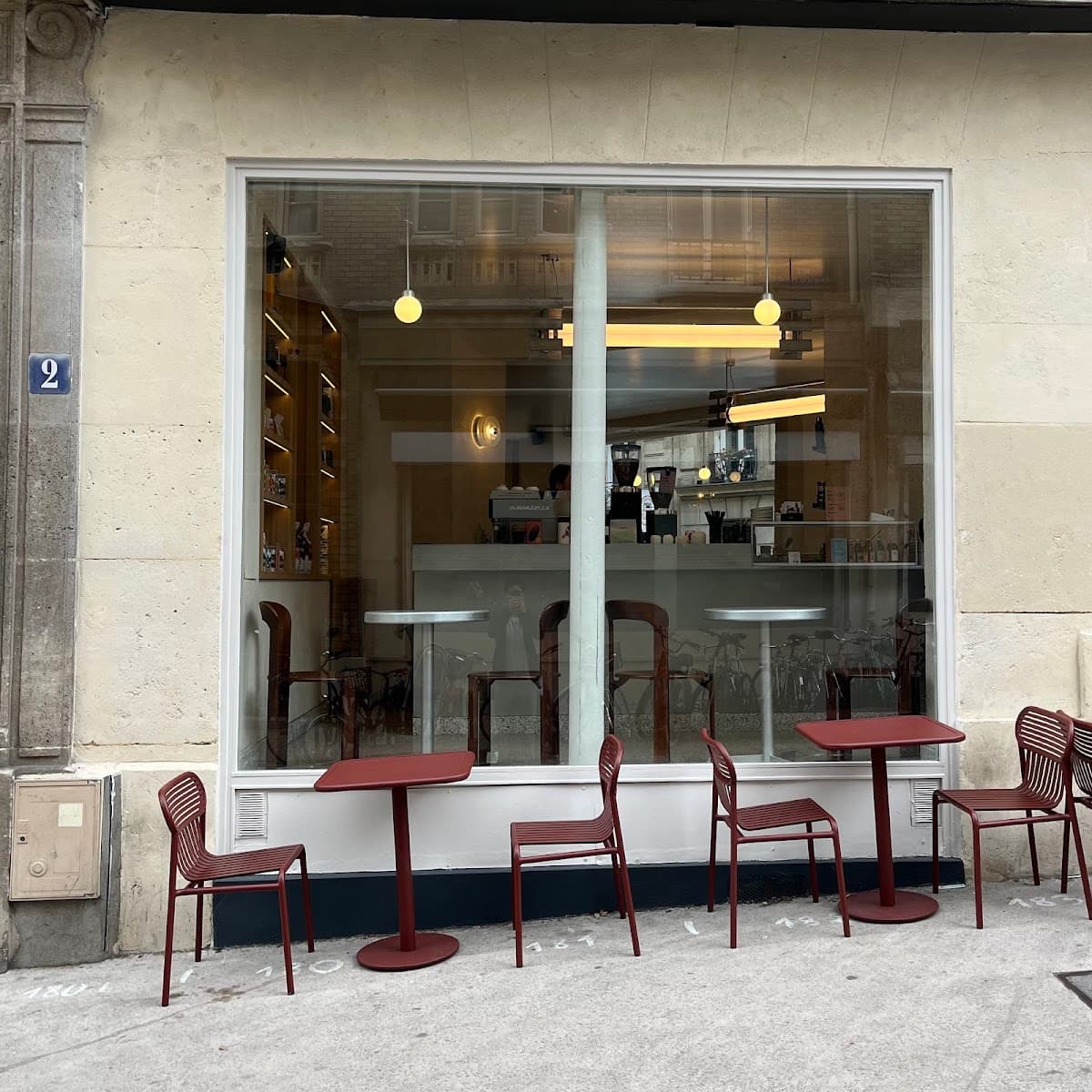 Araku - Rue Ferdinand Flocon — specialty coffee shop in Paris (photo 1)