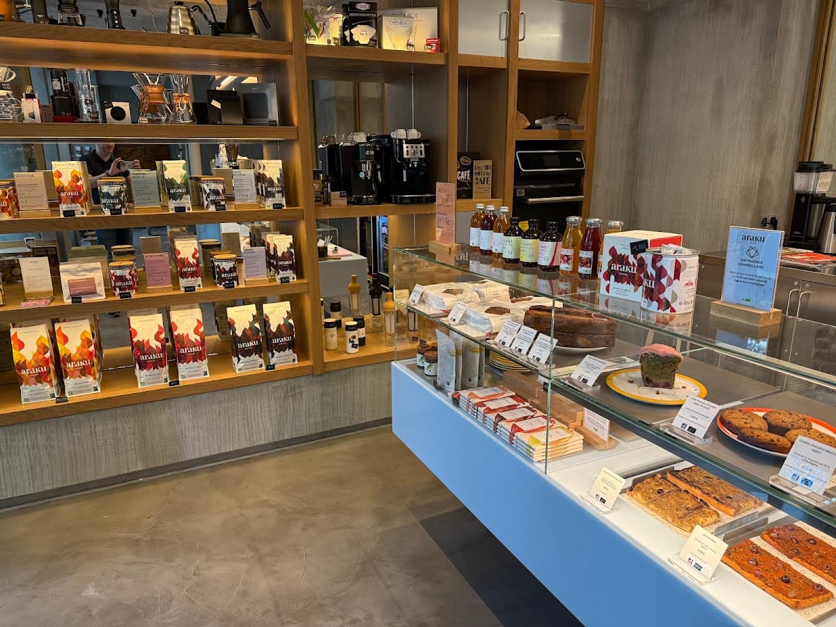 Araku - Rue de Prague — specialty coffee shop in Paris (photo 6)
