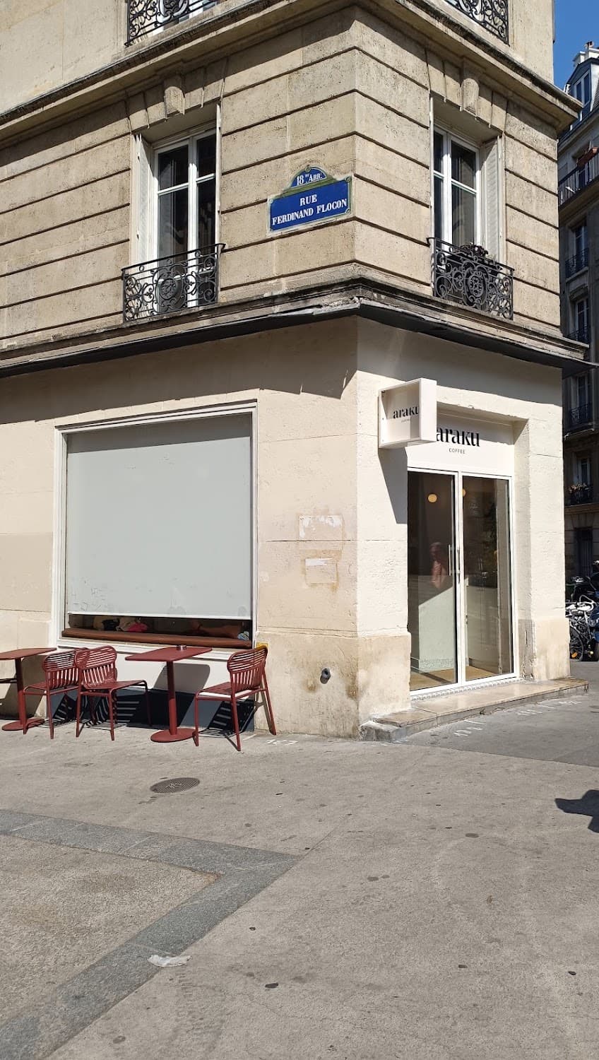 Araku - Rue Ferdinand Flocon, specialty coffee shop in Paris (photo 6)