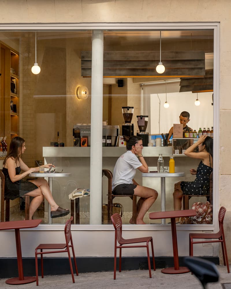 Araku - Rue Ferdinand Flocon, specialty coffee shop in Paris (photo 5)