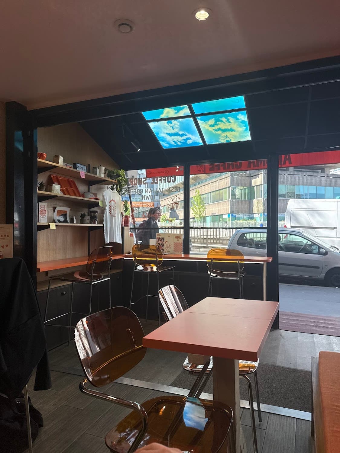 AROMA CAFFÈ — specialty coffee shop in Paris (photo 7)