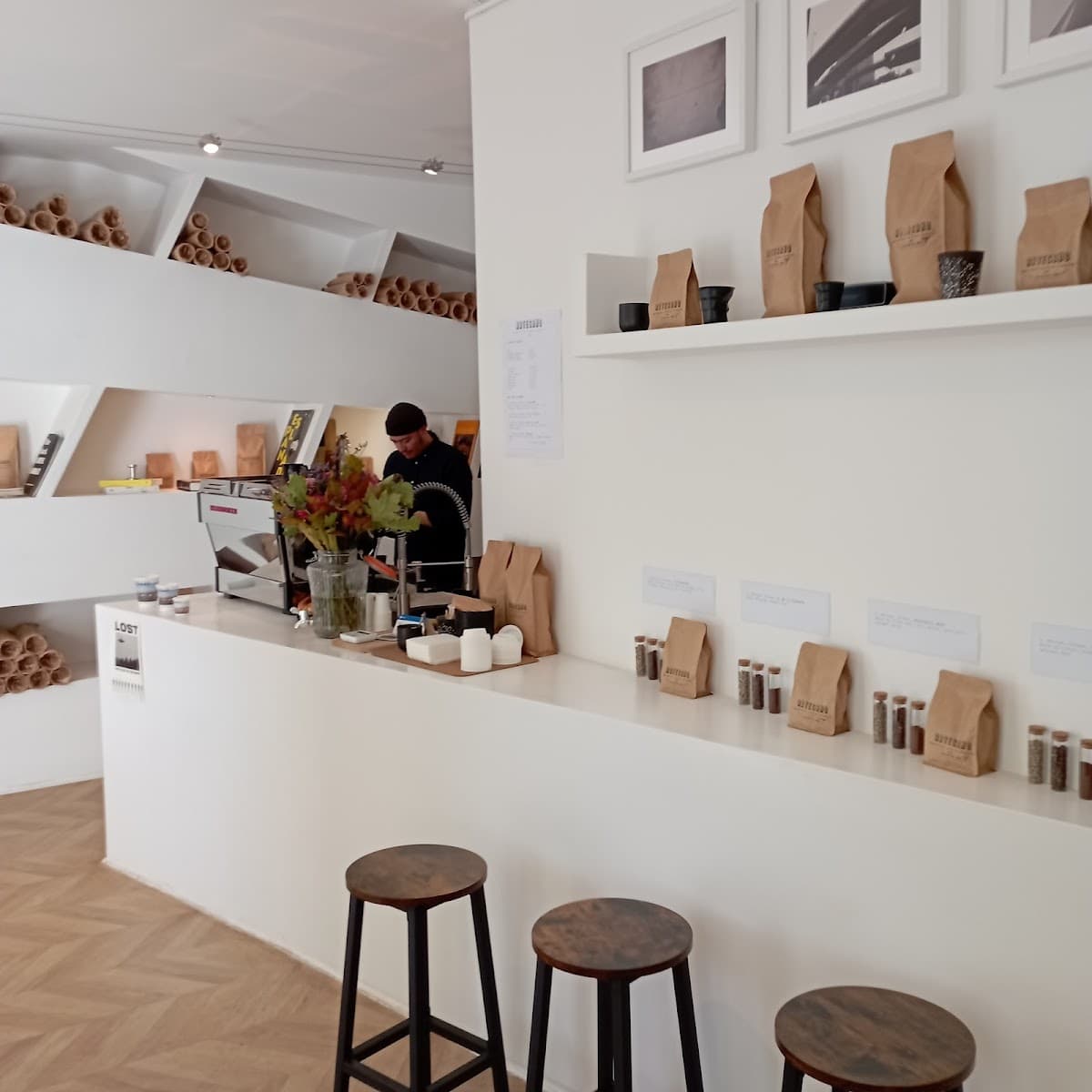 Artesano — specialty coffee shop in Paris (photo 7)