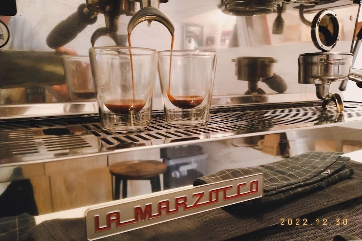 Artesano — specialty coffee shop in Paris (photo 4)