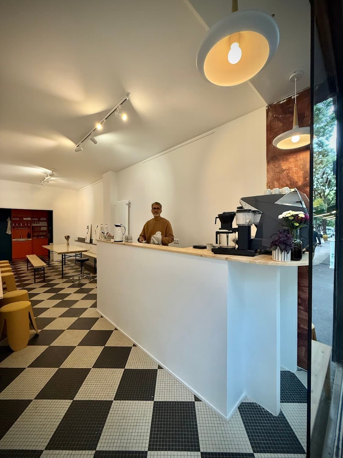 Artsy Coffee — specialty coffee shop in Paris (photo 1)
