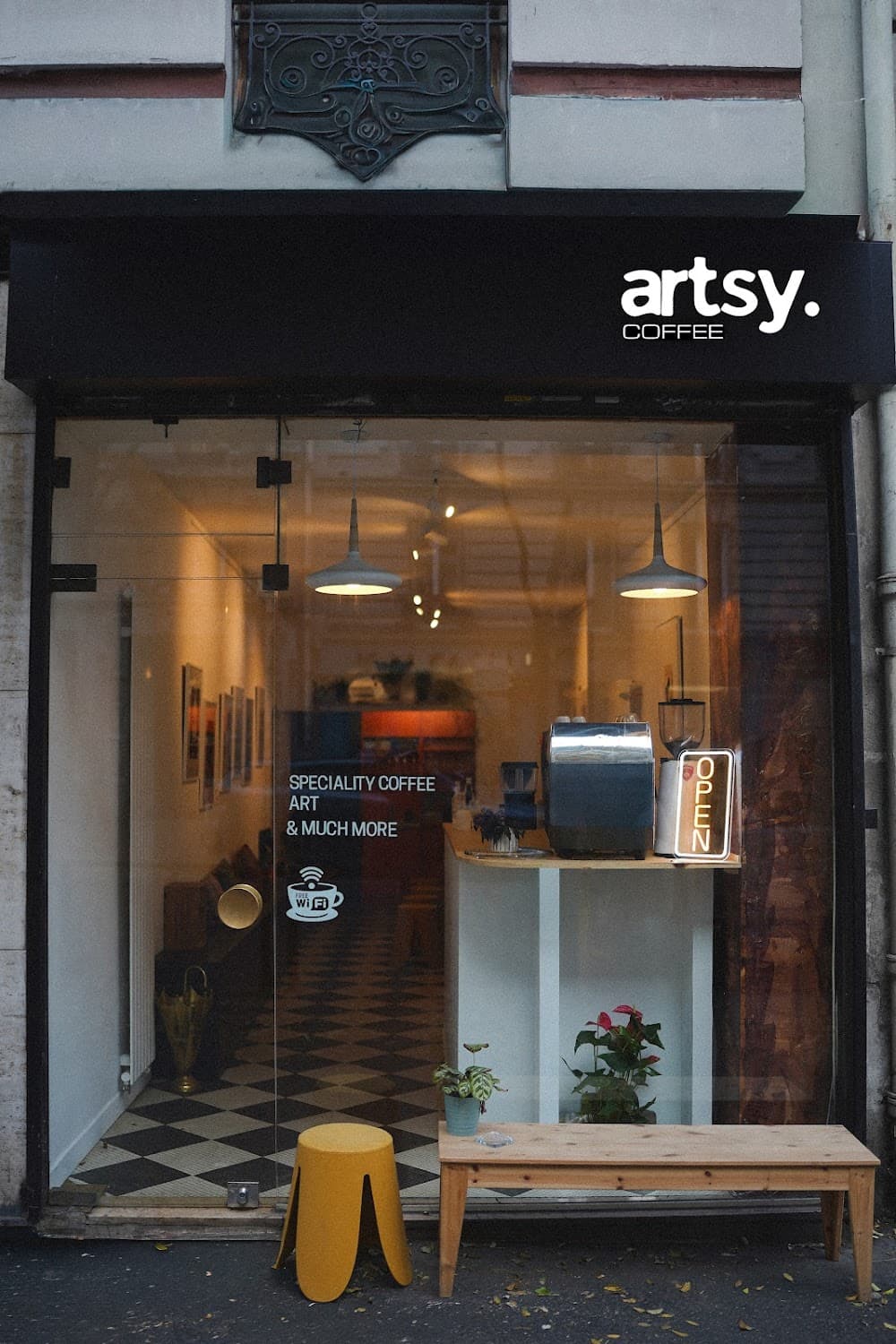 Artsy Coffee — specialty coffee shop in Paris (photo 6)