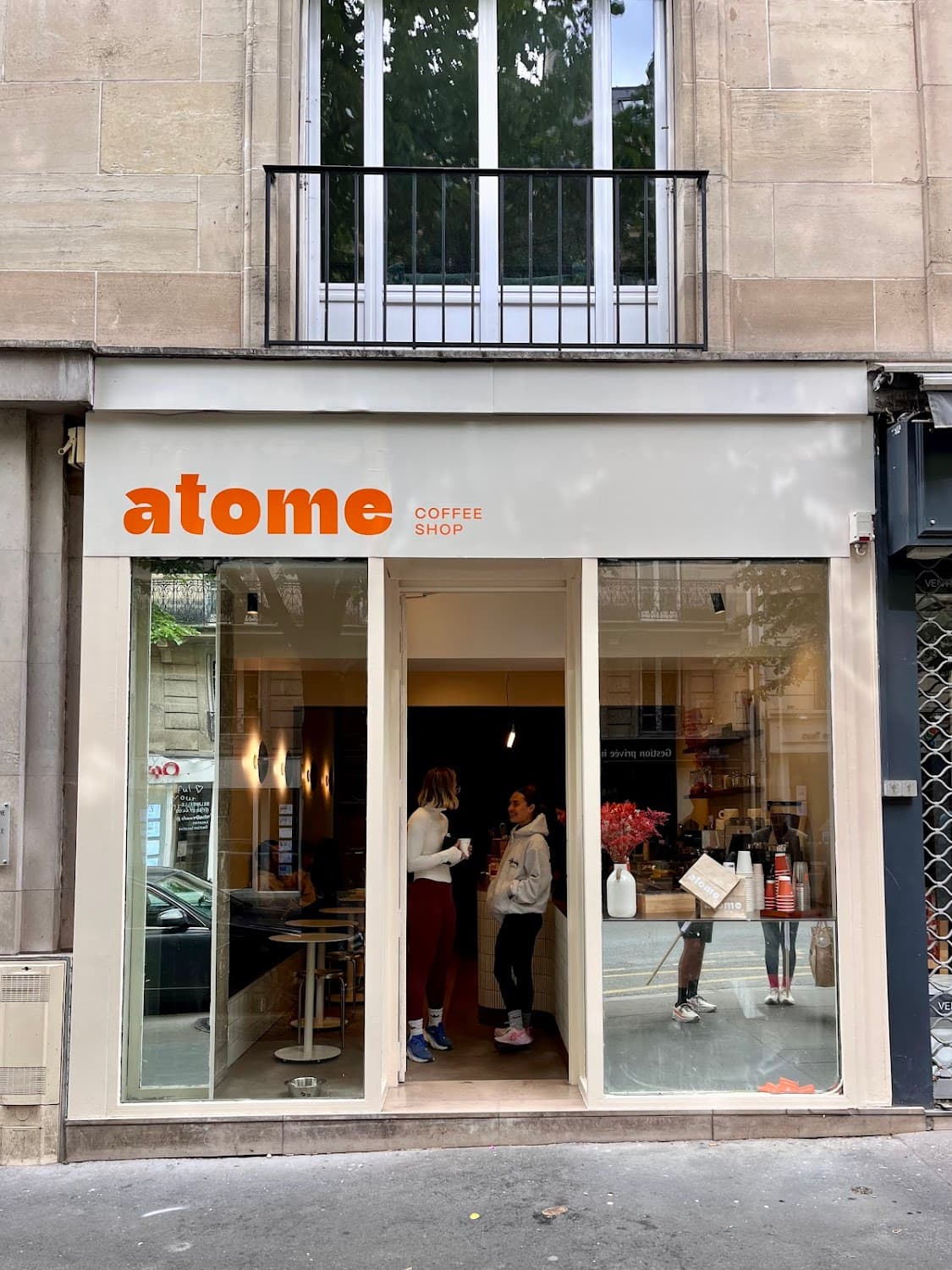Atome Coffee Shop — specialty coffee shop in Paris (photo 2)