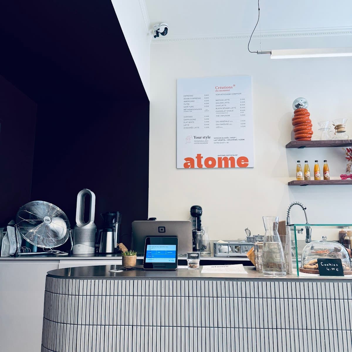 Atome Coffee Shop — specialty coffee shop in Paris (photo 3)