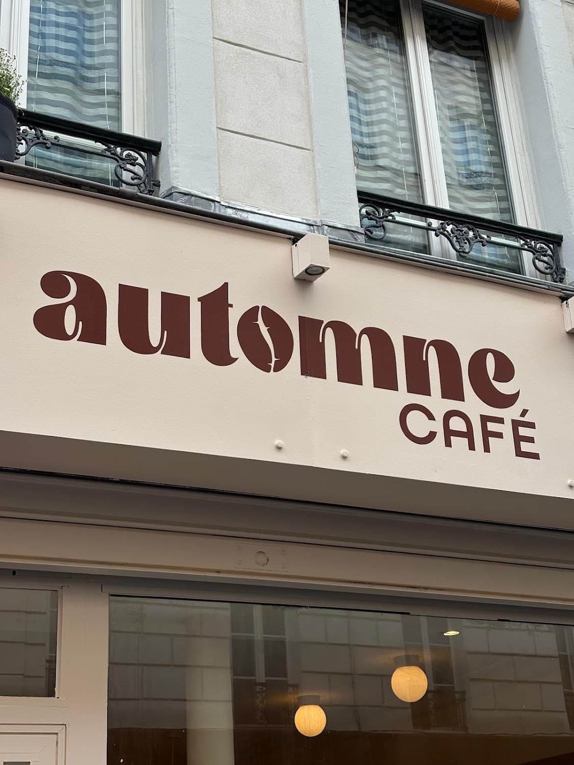 Automne café — specialty coffee shop in Paris (photo 3)