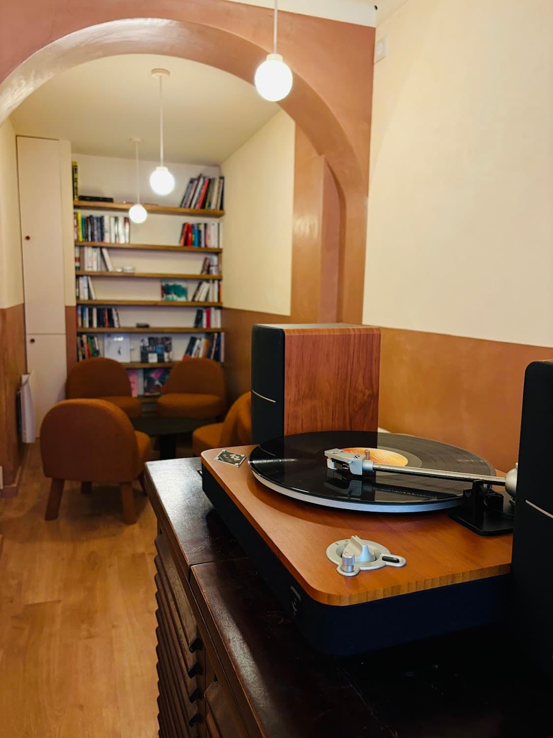 Automne café — specialty coffee shop in Paris (photo 1)