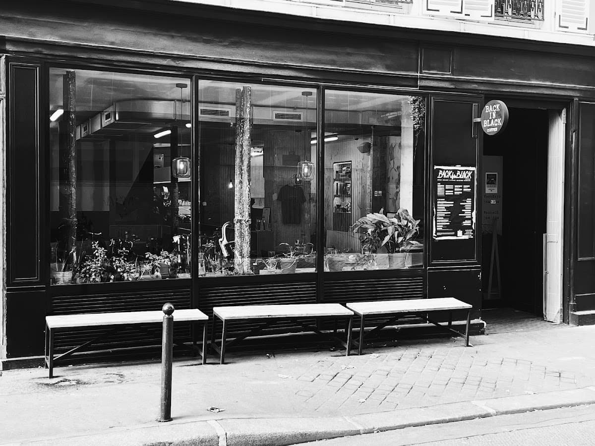 Back in Black — specialty coffee shop in Paris (photo 3)