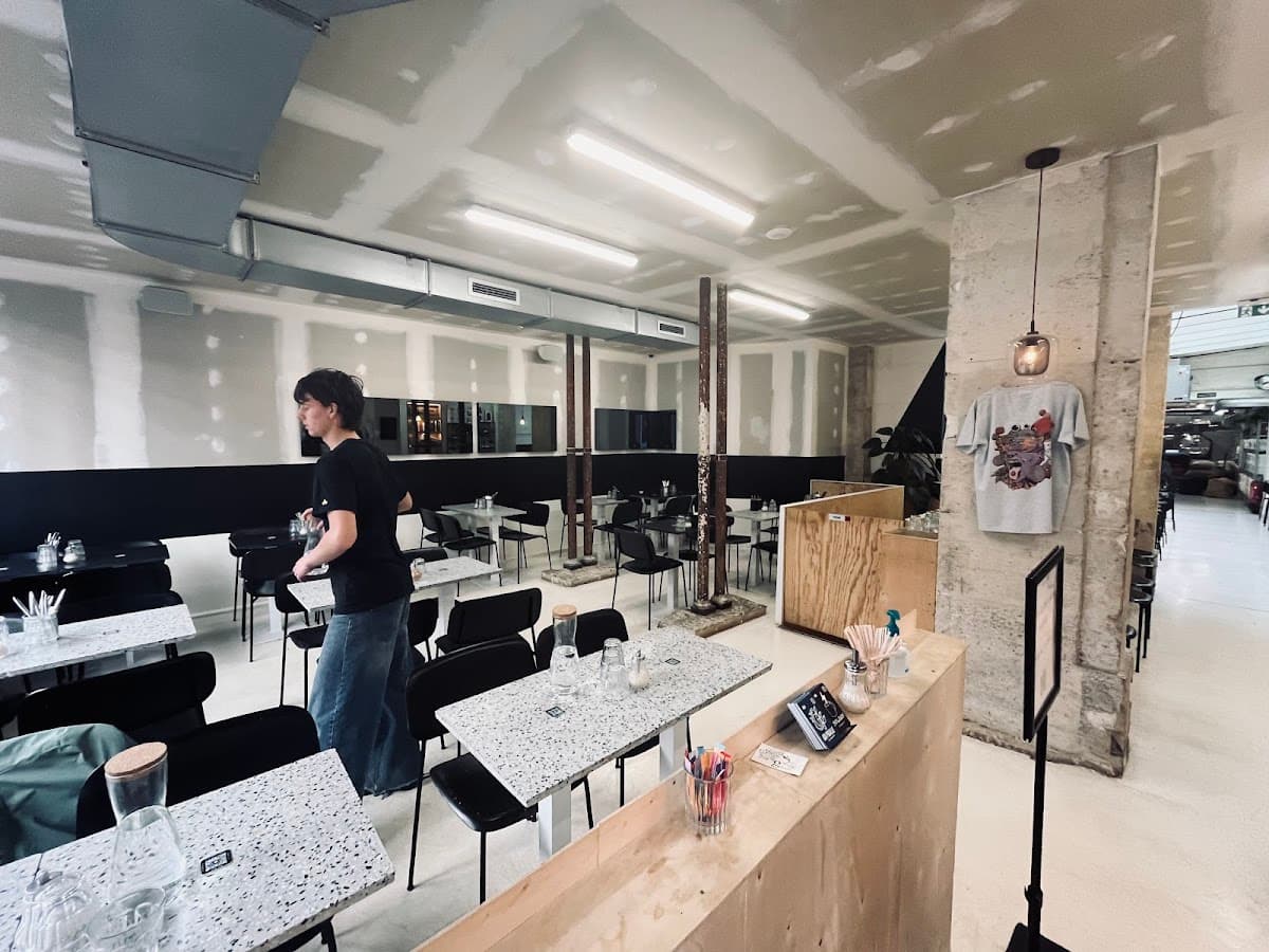 Back in Black, specialty coffee shop in Paris (photo 7)