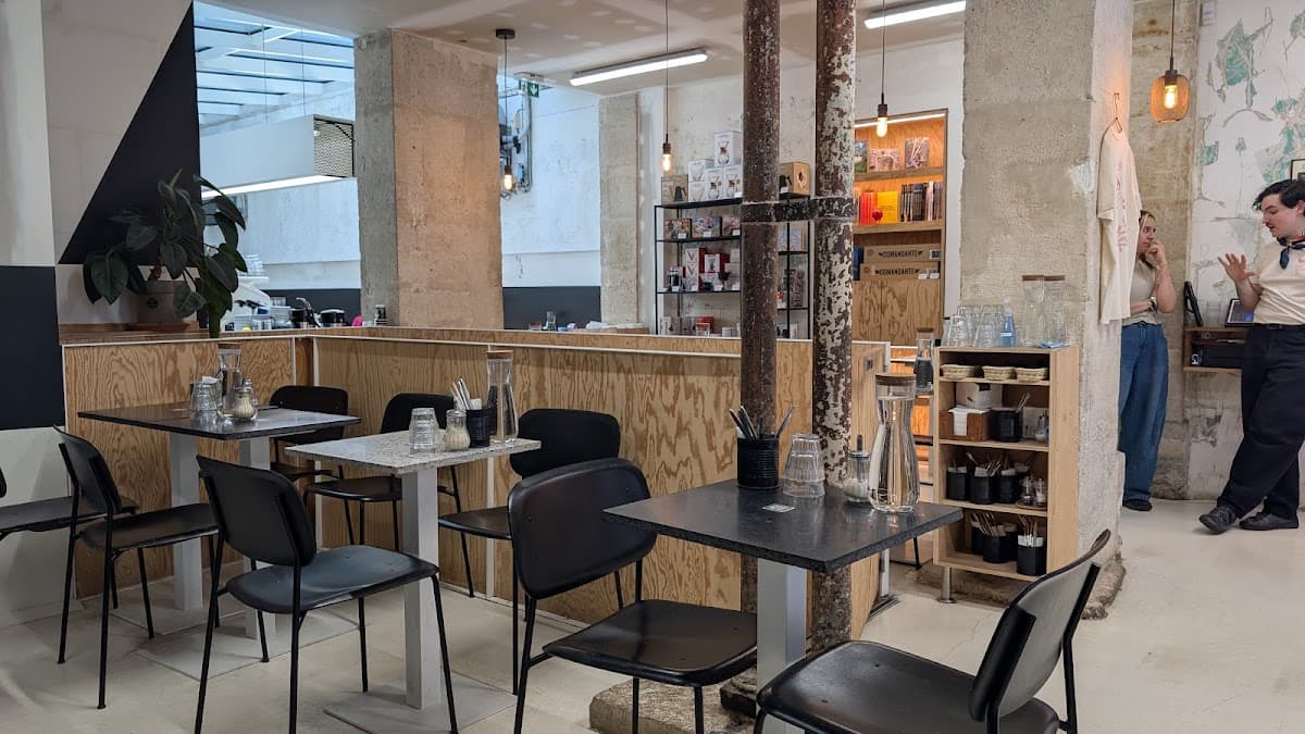 Back in Black — specialty coffee shop in Paris (photo 5)