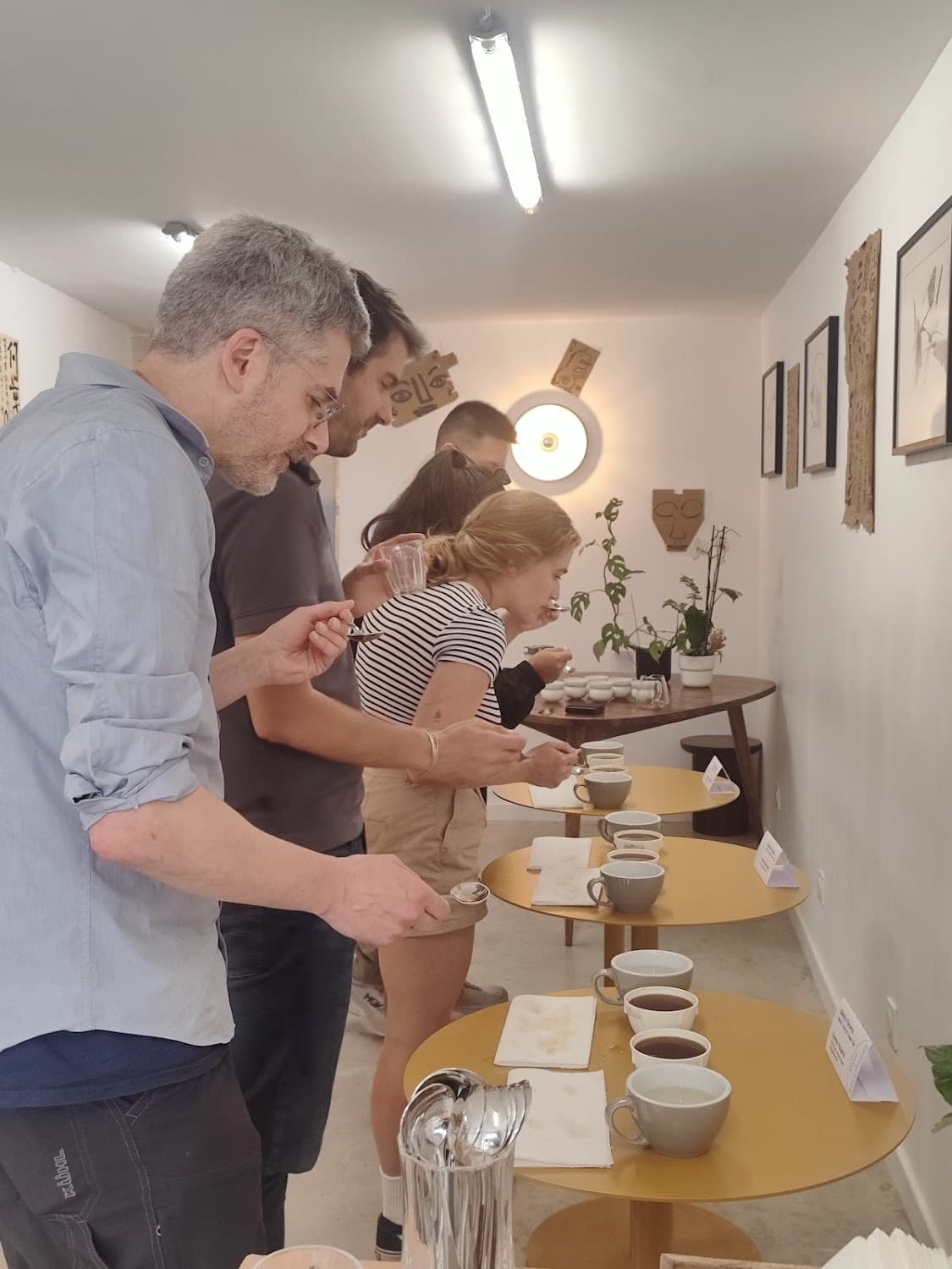Background coffee — specialty coffee shop in Paris (photo 4)