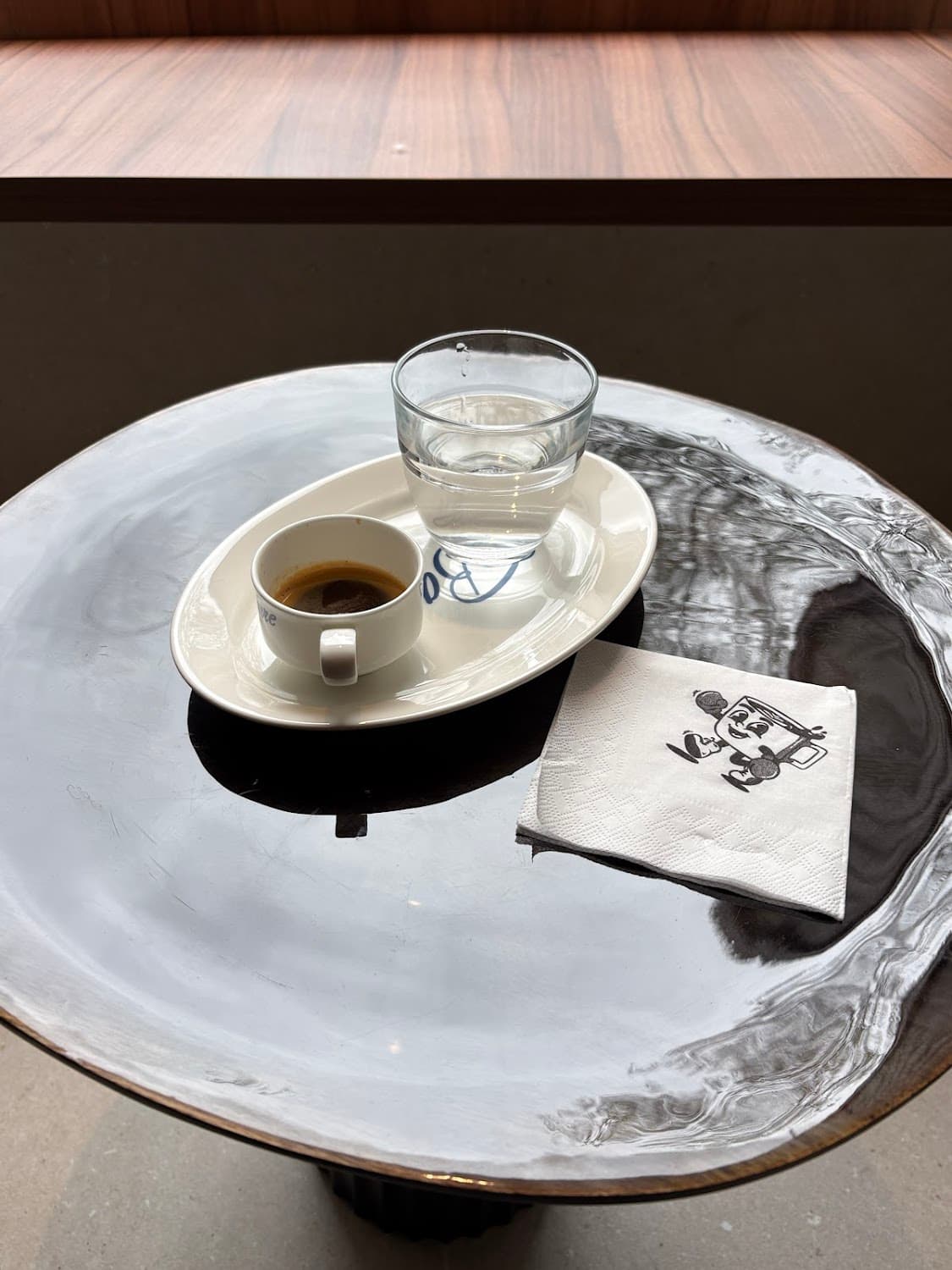 Bagarre coffee club / speciality coffee — specialty coffee shop in Paris (photo 4)