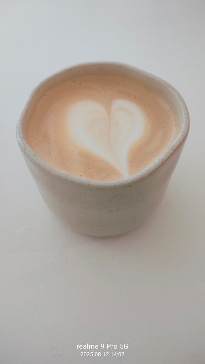 Bakea — specialty coffee shop in Paris (photo 1)