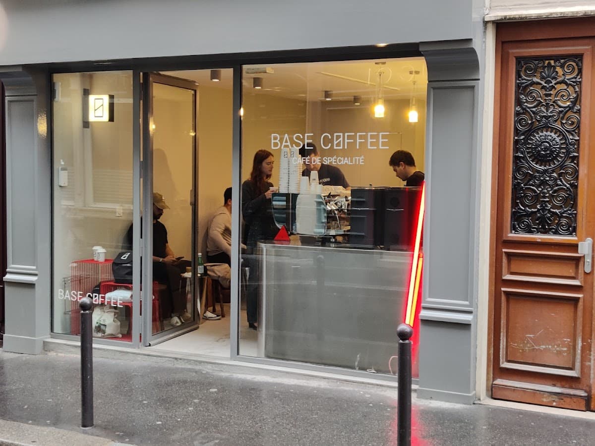 Base Coffee — specialty coffee shop in Paris (photo 7)