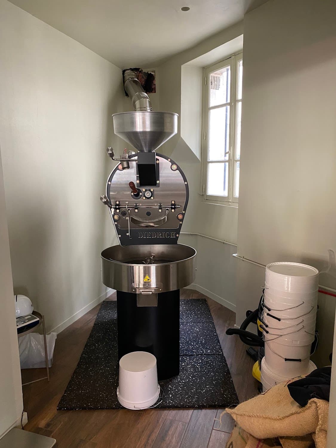 Bel Horizon Coffee Roasters — specialty coffee shop in Paris (photo 4)