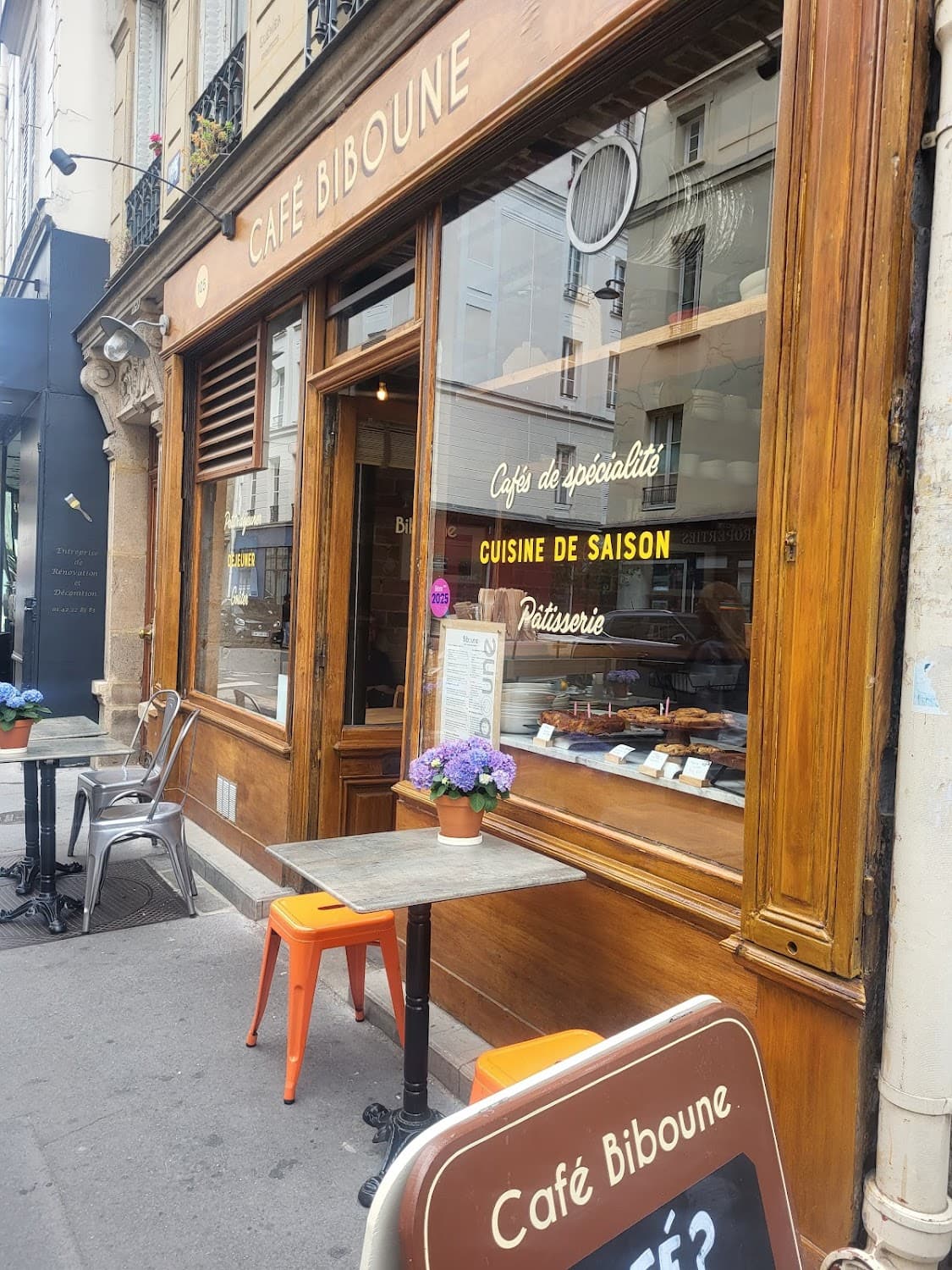 Biboune, specialty coffee shop in Paris