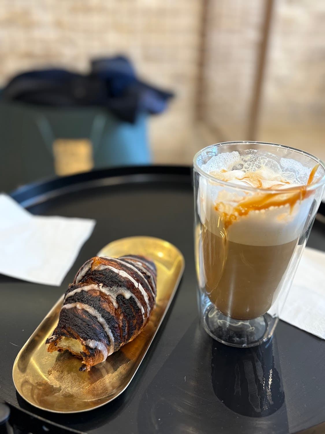 BlackBird Coffee — specialty coffee shop in Paris (photo 7)
