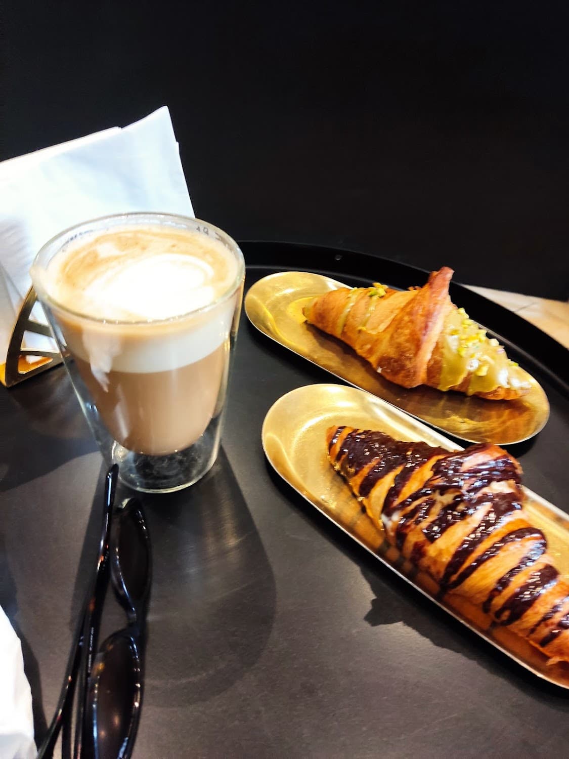 BlackBird Coffee — specialty coffee shop in Paris (photo 2)