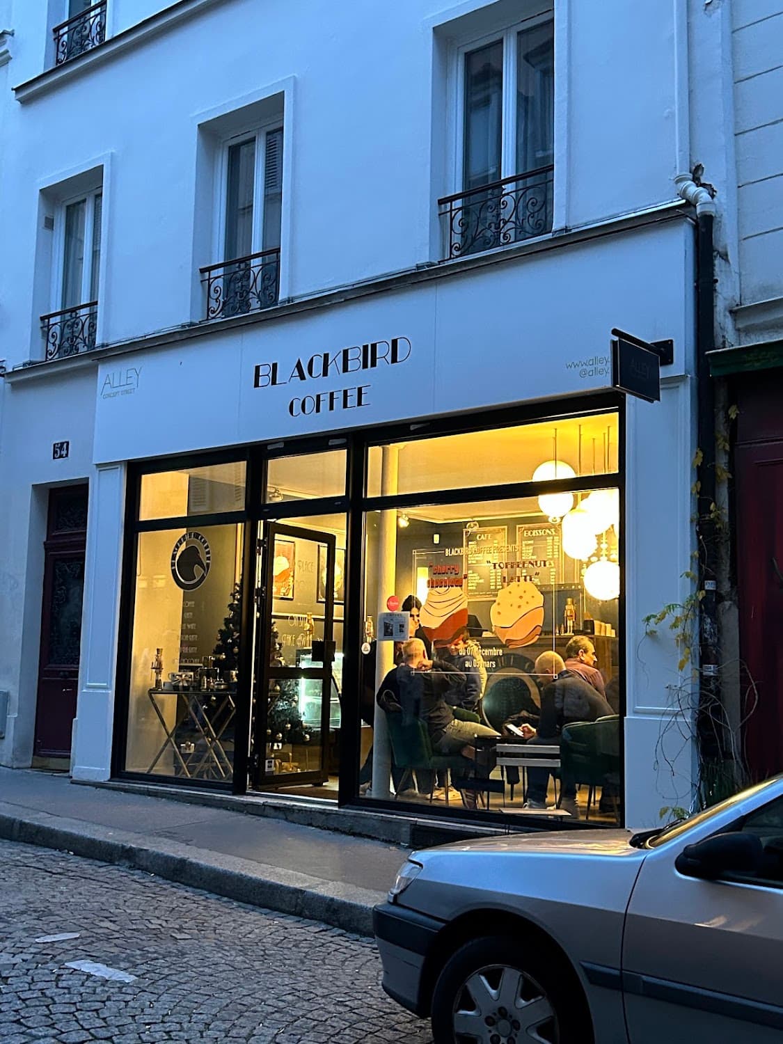 BlackBird Coffee — specialty coffee shop in Paris (photo 5)
