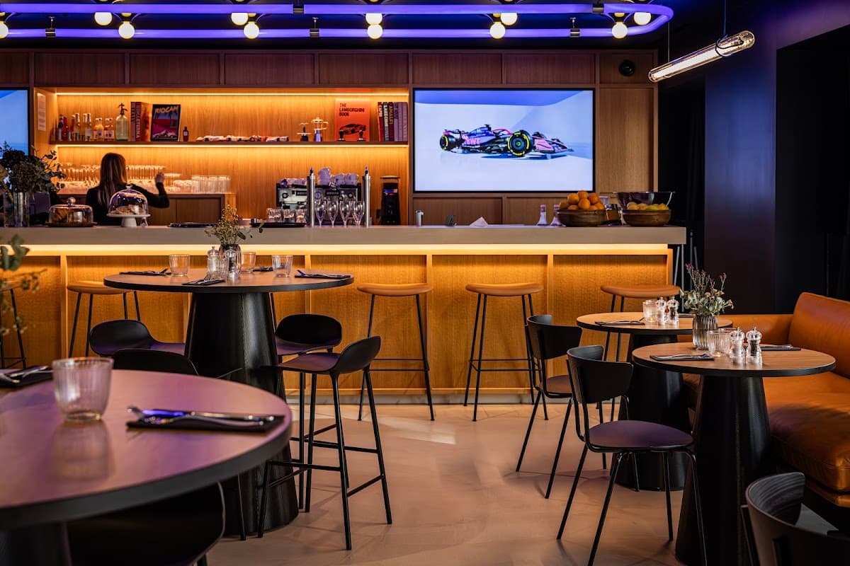 Blu — specialty coffee shop in Paris (photo 1)
