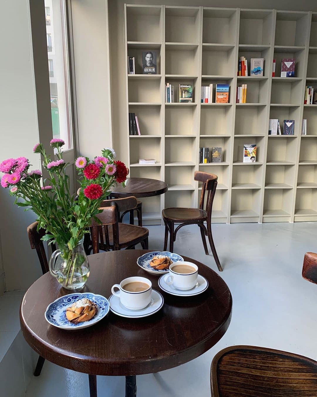Bokbar — specialty coffee shop in Paris (photo 4)