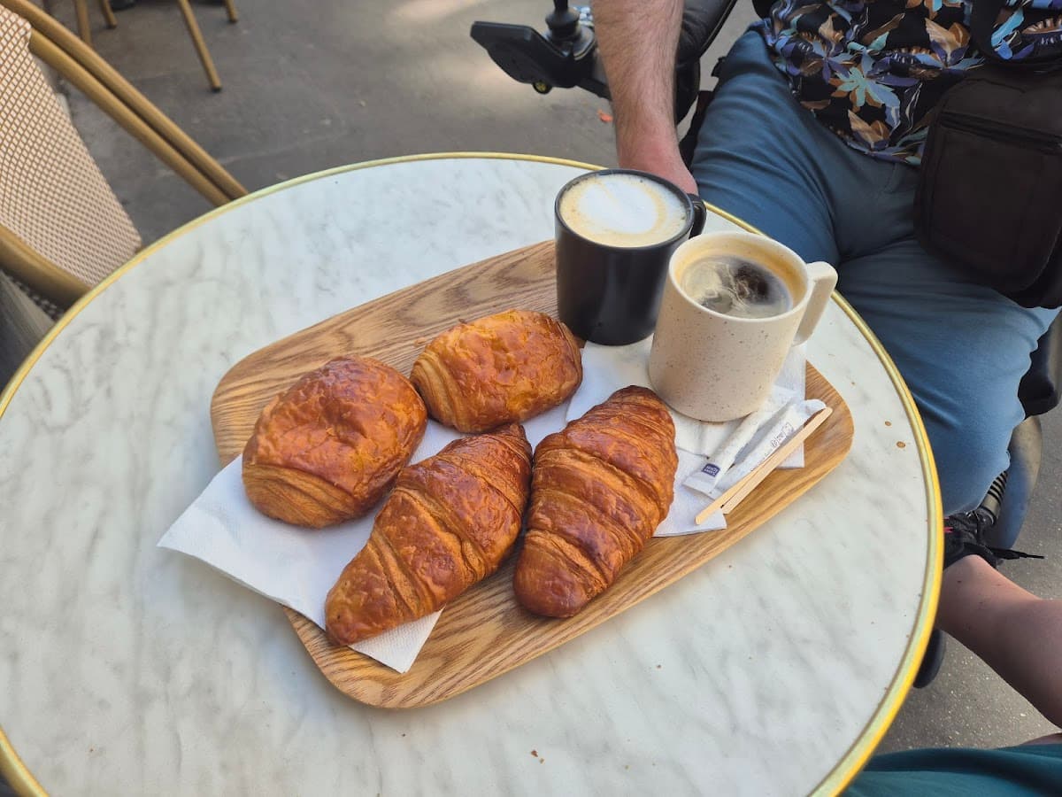 Boris - Café Pâtisserie — specialty coffee shop in Paris (photo 6)