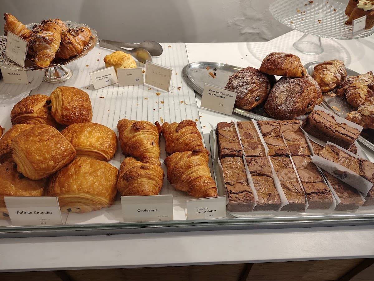 Broken Biscuits — specialty coffee shop in Paris (photo 2)