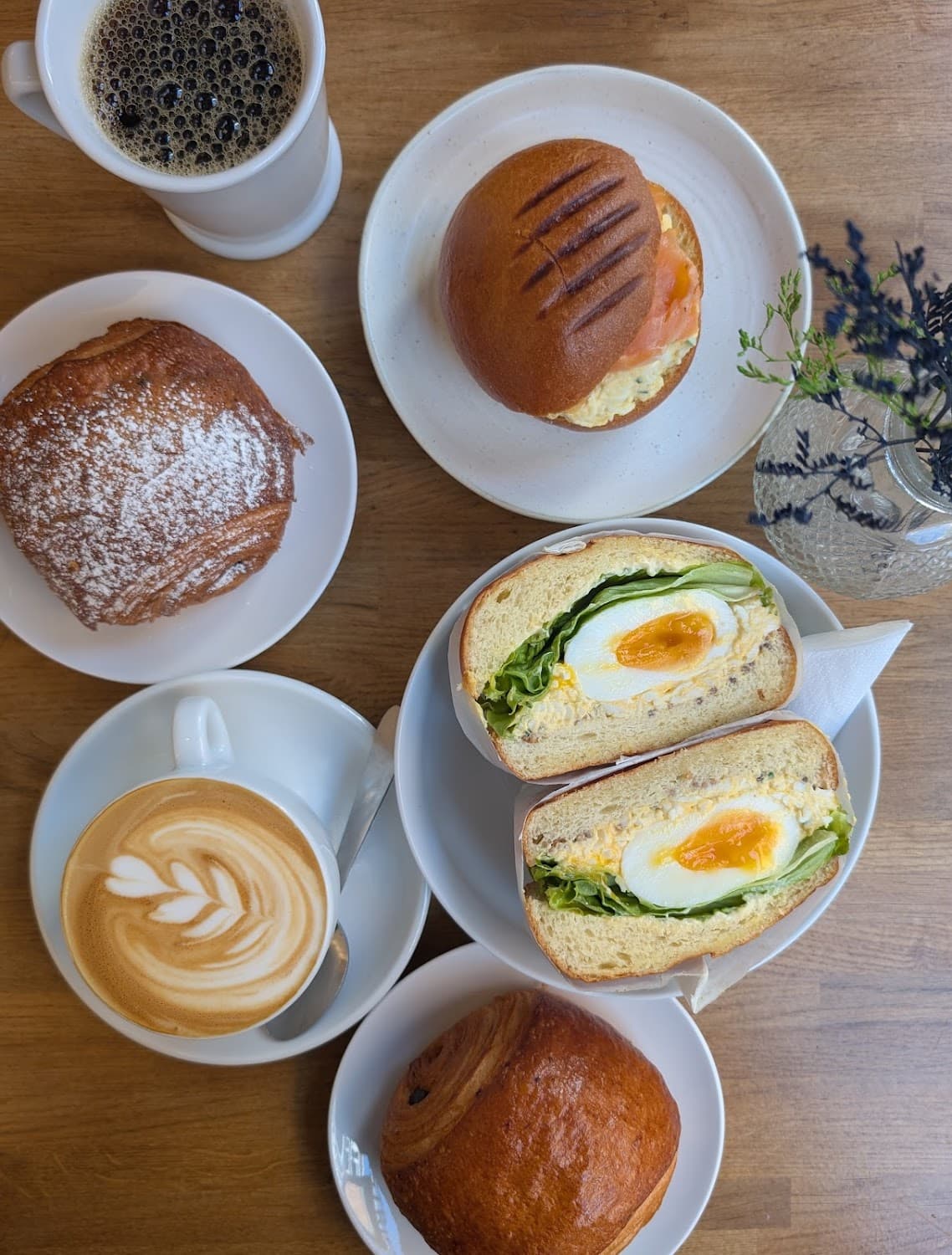 Broken Biscuits — specialty coffee shop in Paris (photo 6)