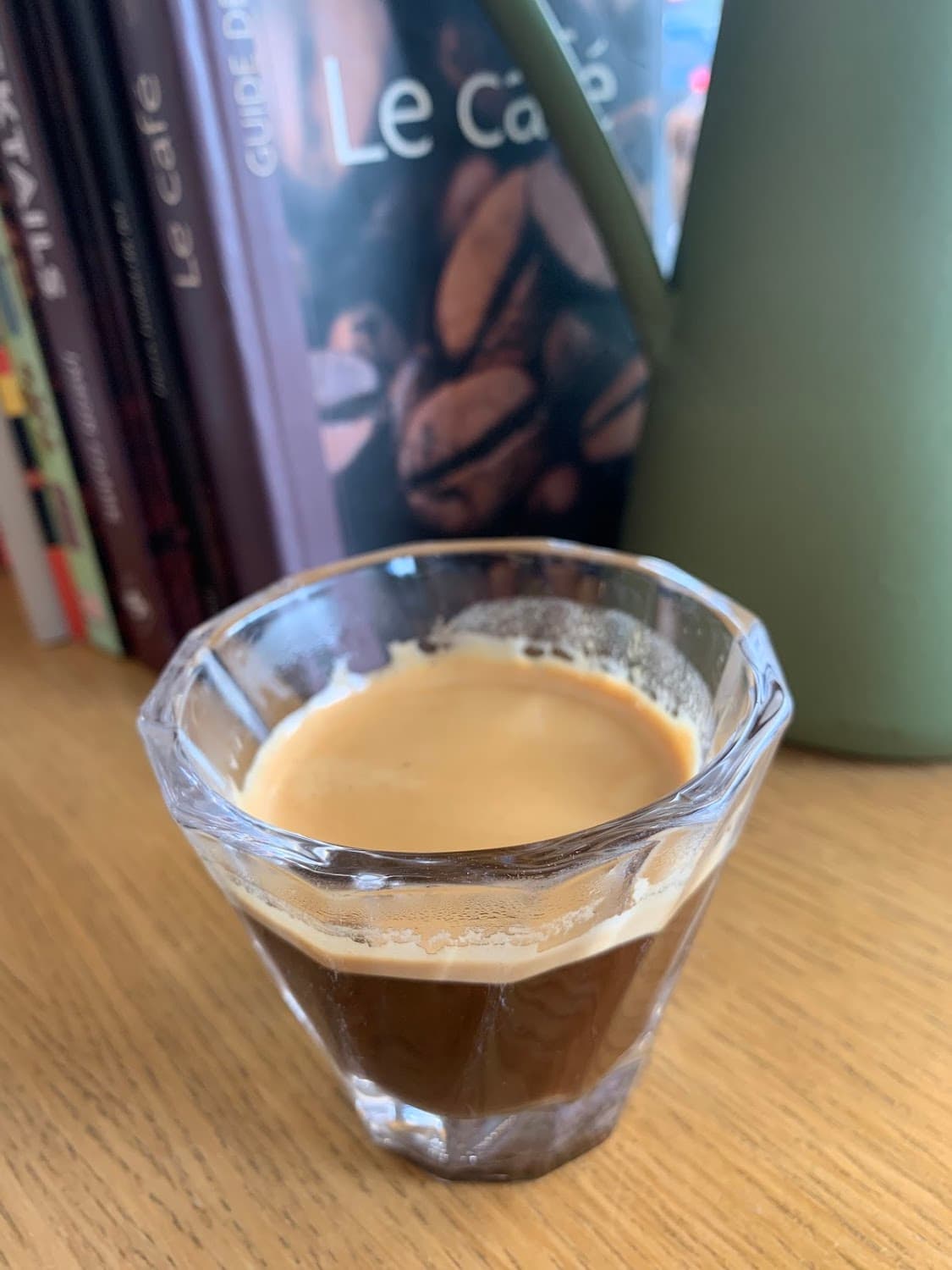 Buna Bet — specialty coffee shop in Paris (photo 4)