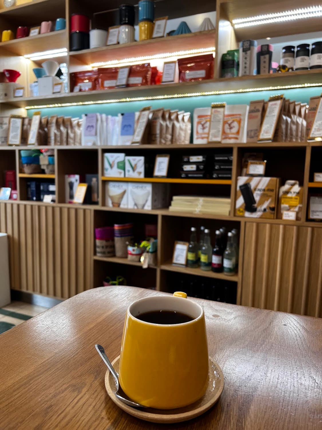 Buna Bet — specialty coffee shop in Paris (photo 6)