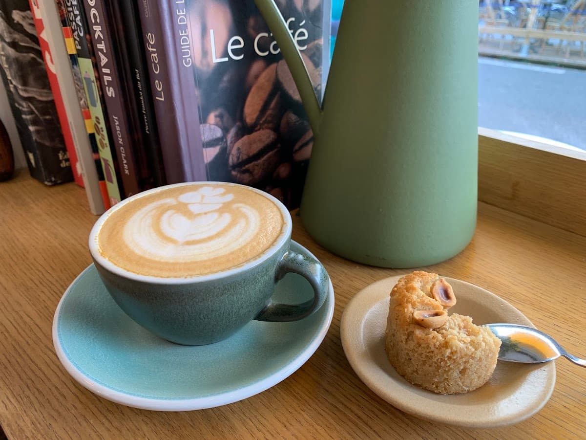 Buna Bet — specialty coffee shop in Paris (photo 1)