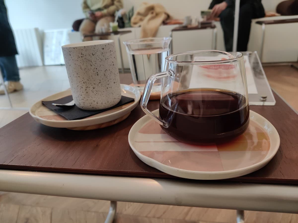Café Aimée — specialty coffee shop in Paris (photo 4)