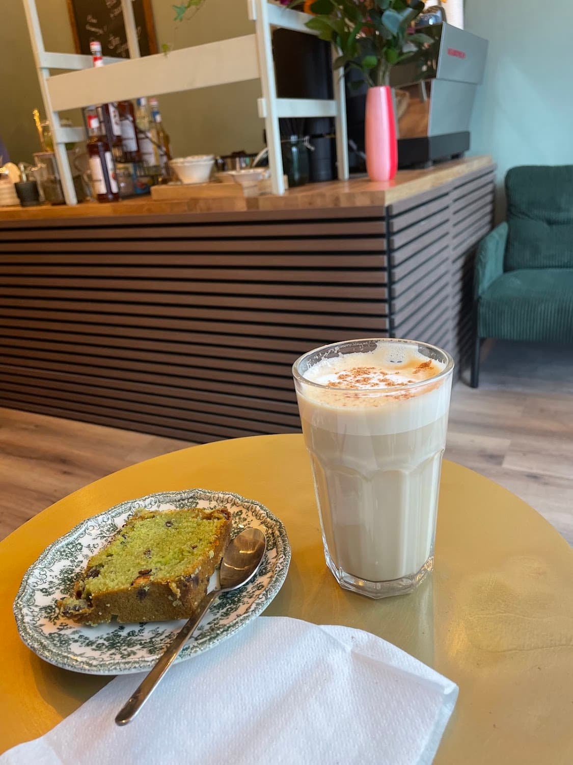 Café Combray, specialty coffee shop in Paris (photo 2)