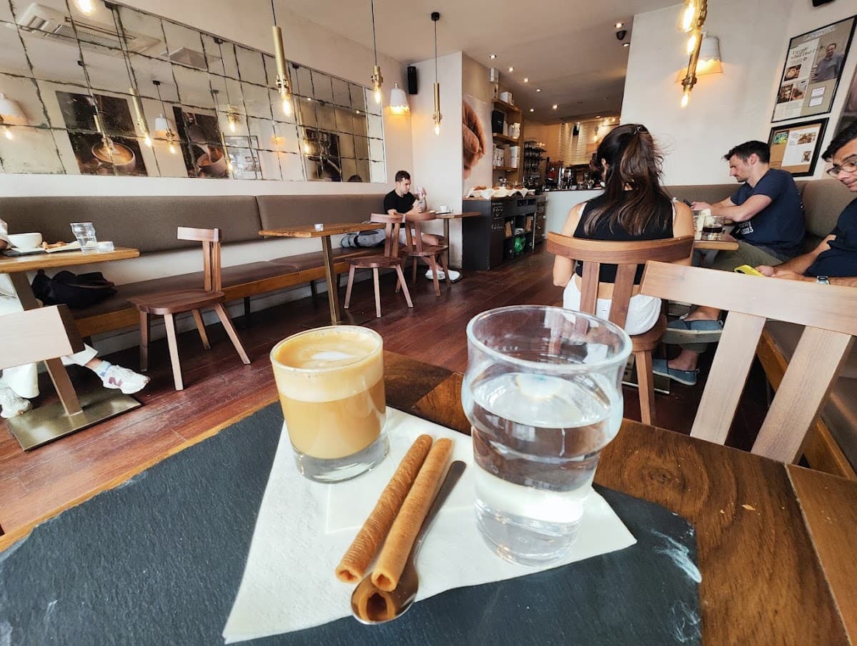 Café d’Auteur - Specialty Coffee shop & roaster