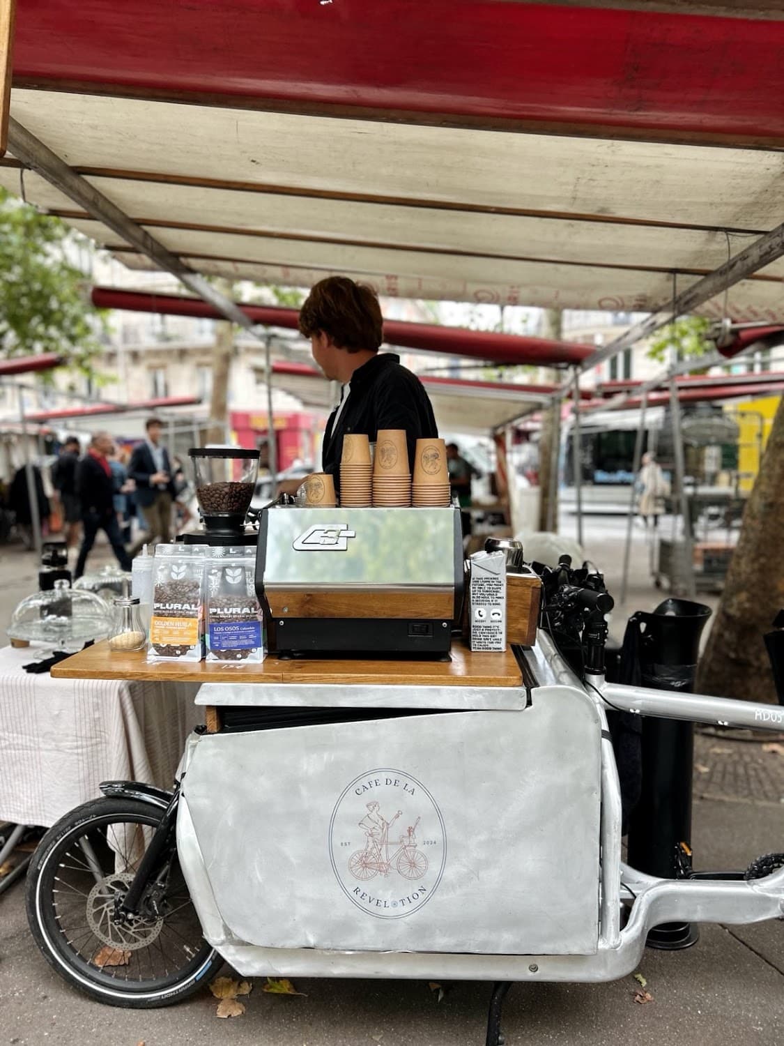 Café de la Révélotion — specialty coffee shop in Paris (photo 1)