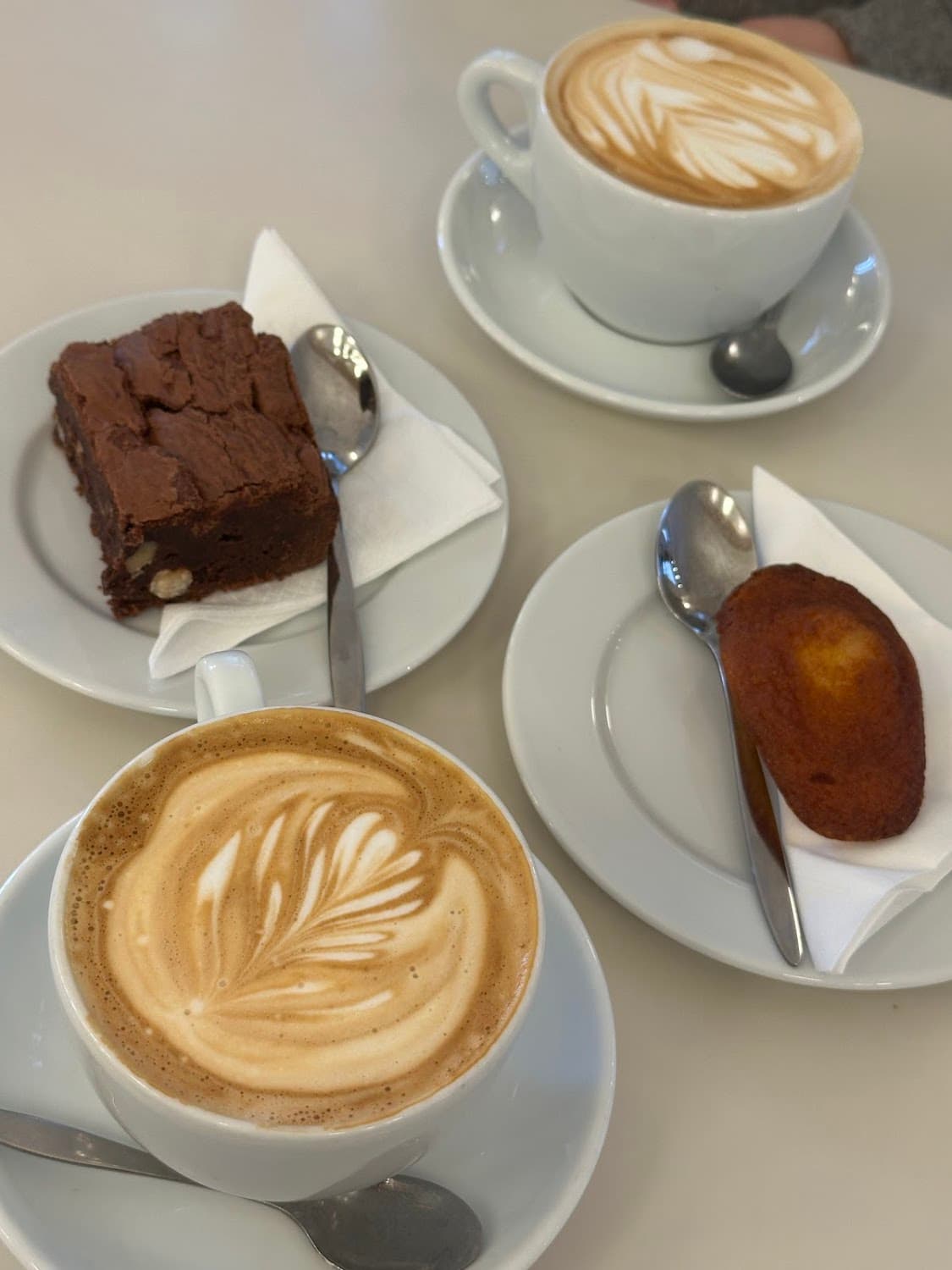 Café Dose Paris • Lamarck — specialty coffee shop in Paris (photo 3)