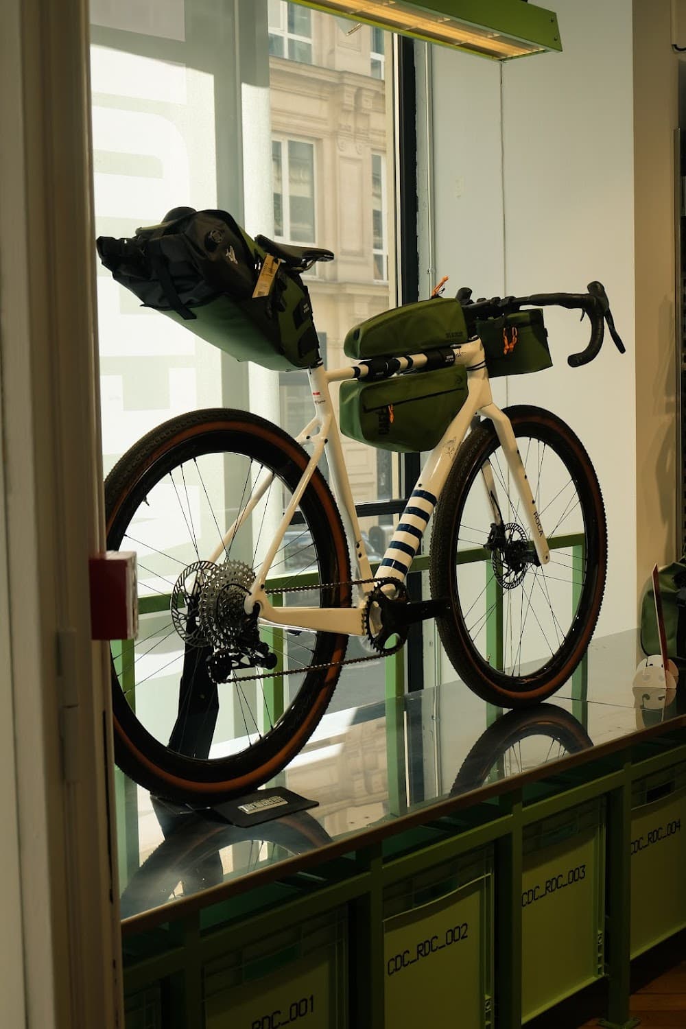 Café du Cycliste — specialty coffee shop in Paris (photo 5)