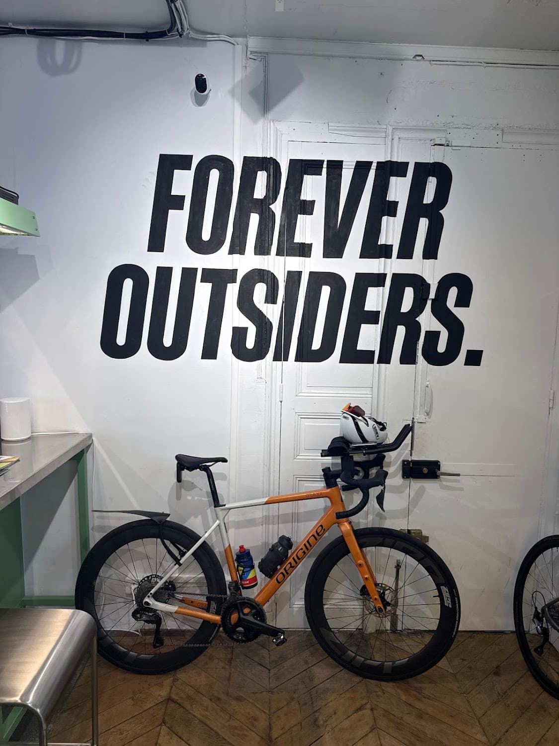 Café du Cycliste — specialty coffee shop in Paris (photo 4)