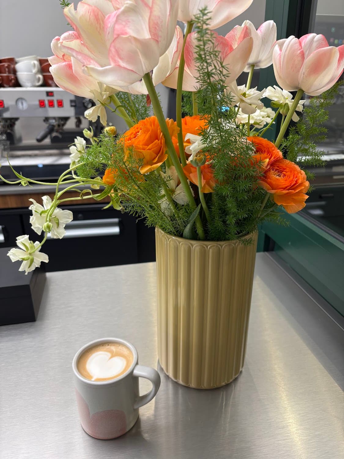 Café Home — specialty coffee shop in Paris (photo 5)
