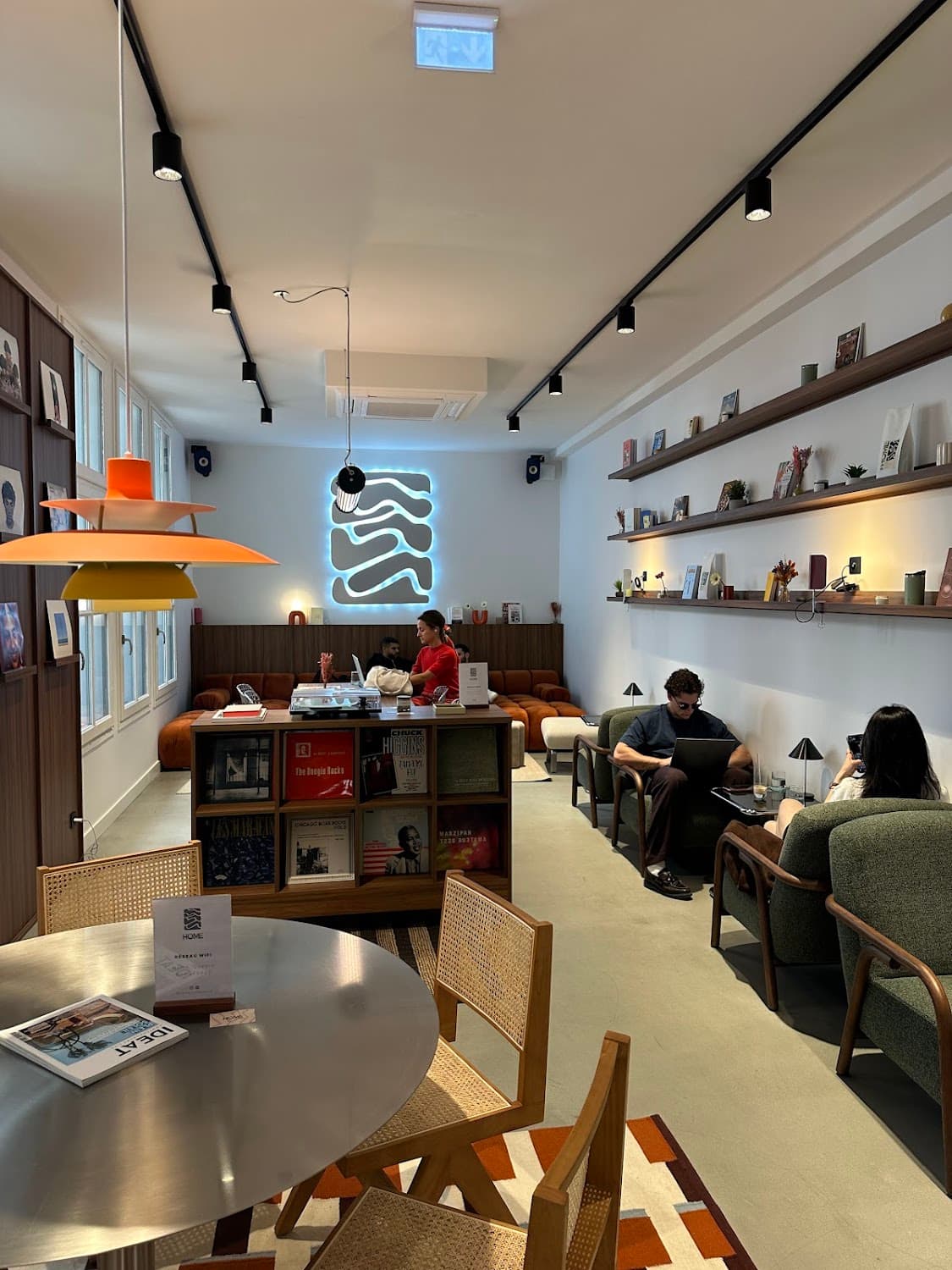 Café Home — specialty coffee shop in Paris (photo 3)