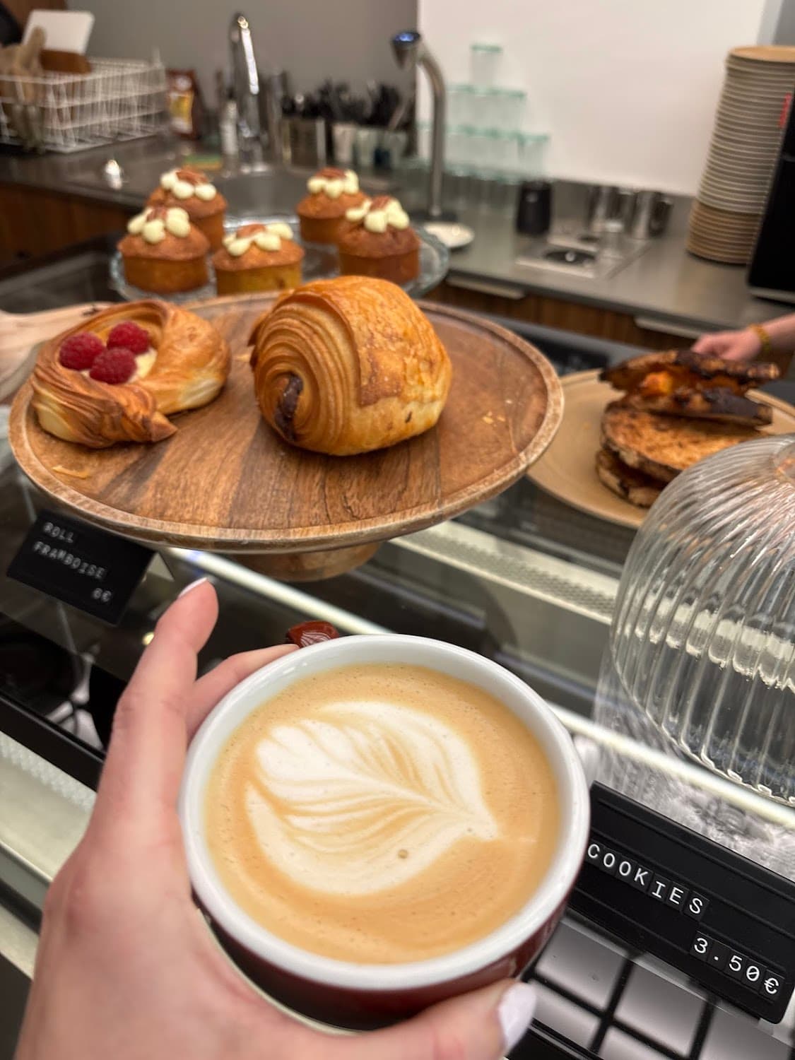 Café Home — specialty coffee shop in Paris (photo 7)