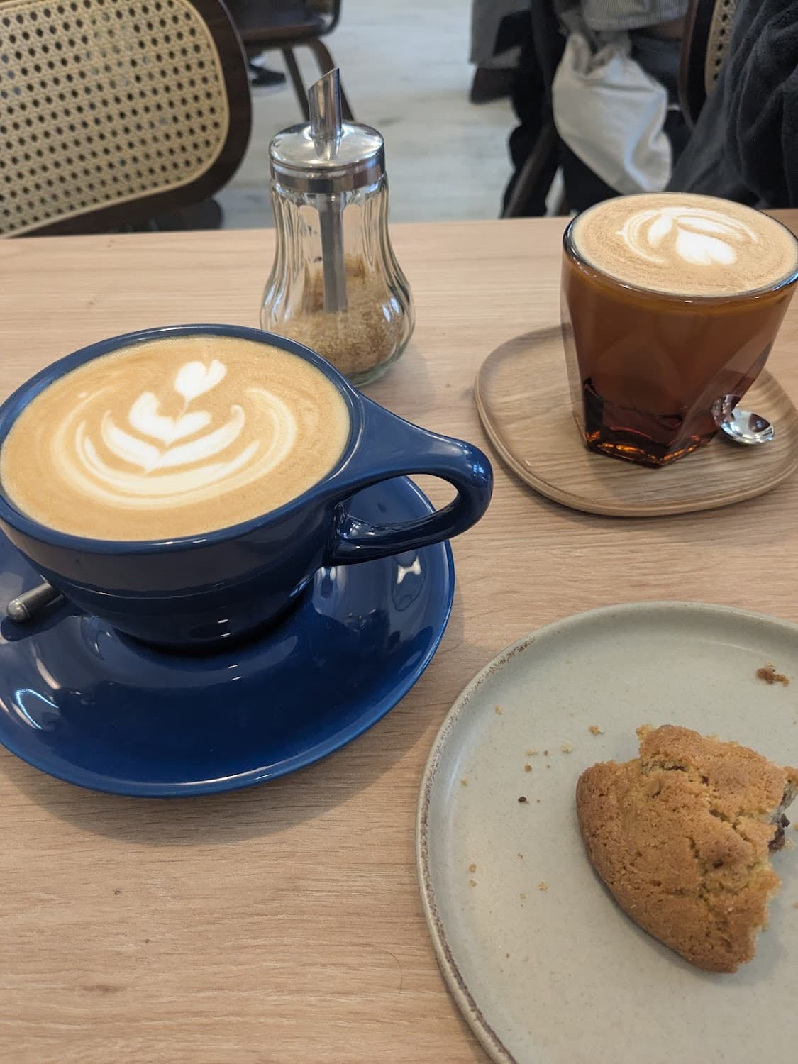 Café Là, specialty coffee shop in Paris (photo 4)