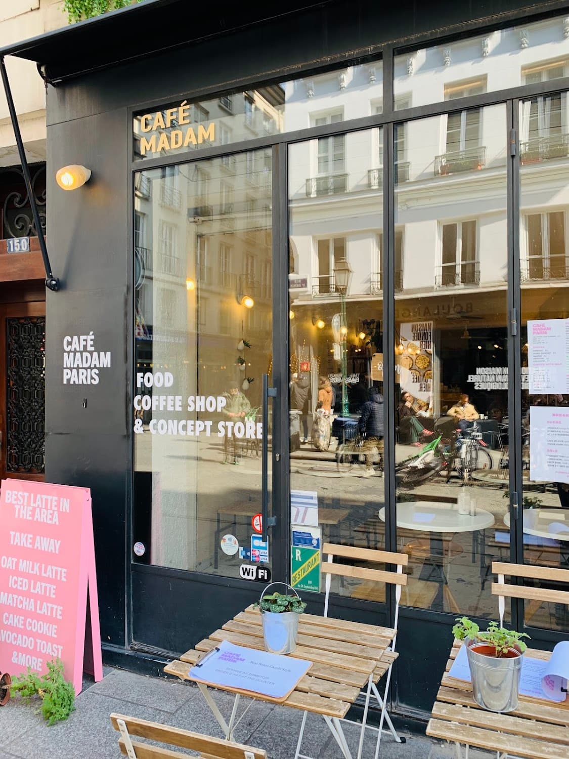 Café Madam — specialty coffee shop in Paris (photo 1)