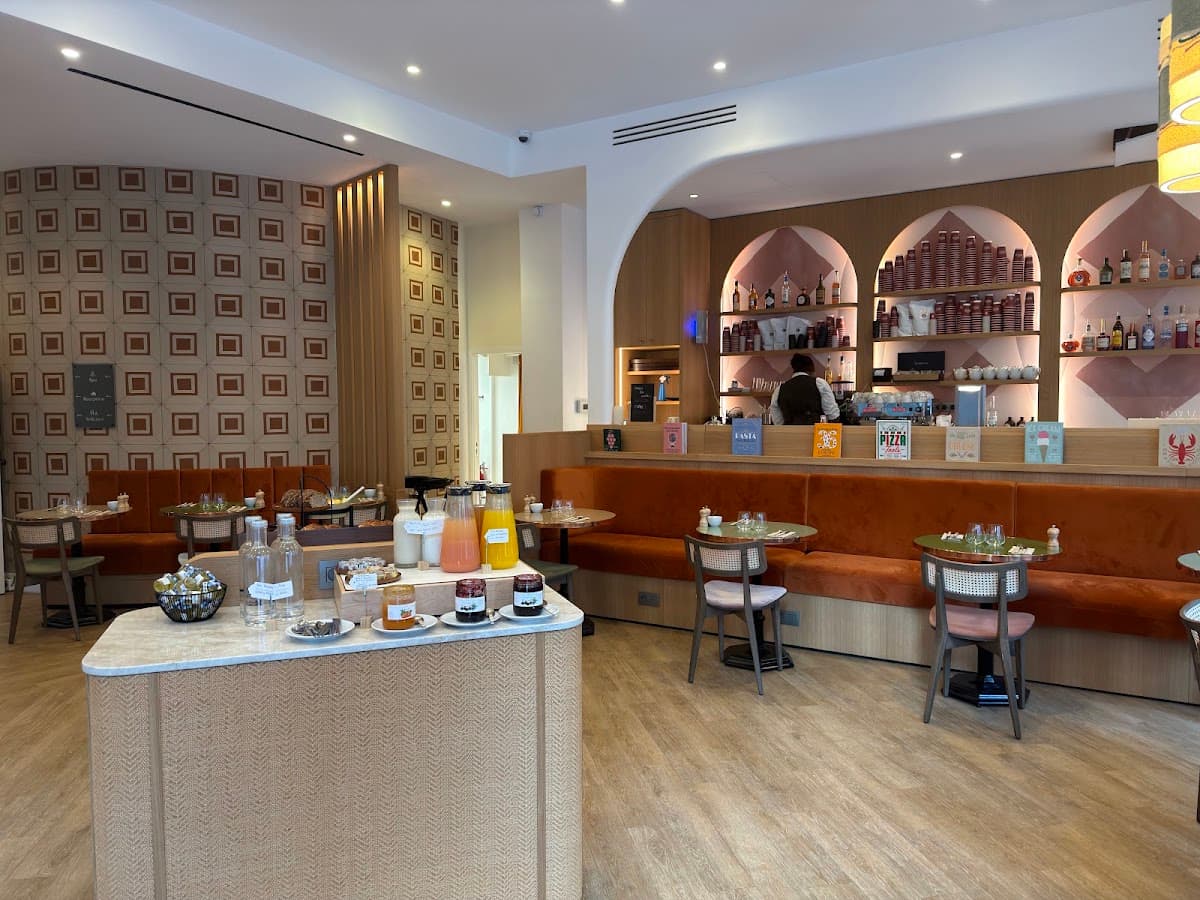 Café Monsieur - Coffee shop & Brunch Paris 9, specialty coffee shop in Paris (photo 8)